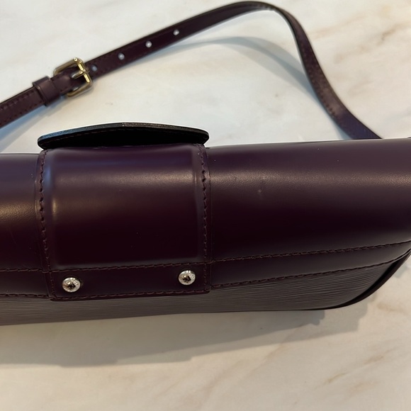 Louis Vuitton Cassis Epi Leather Montaigne Clutch Bag! - Picture 8 of 10